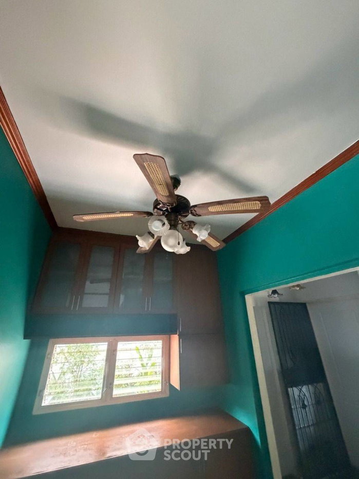 รูป บ้าน 4 ห้องนอน เลี้ยงสัตว์ได้ ที่ Nantawan Ramintra-Watcharaphon (ID 3350041) - รูปที่ 21/36