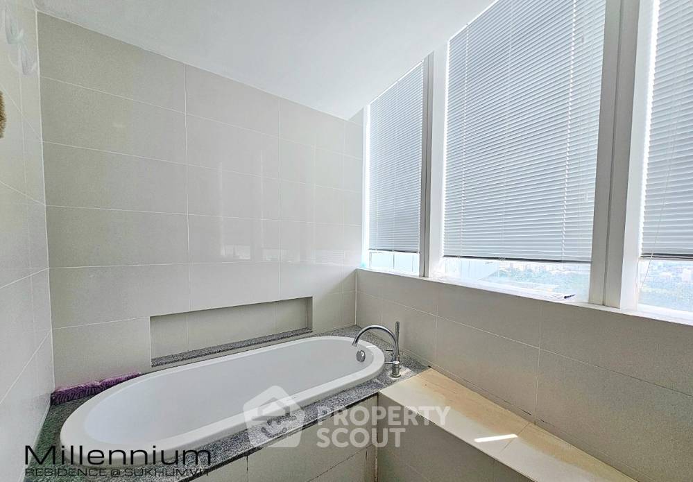 picture High-Floor 3-BR 149 Sqm At Millennium Residence @ Sukhumvit, BTS Asoke (ID 3351179) - 9/10