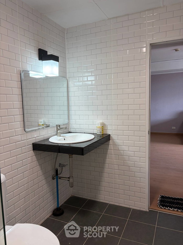 picture 2-BR 100m To MRT Queen Sirikit | Monterey Place Sukhumvit 16 (ID 3350038) - 9/12