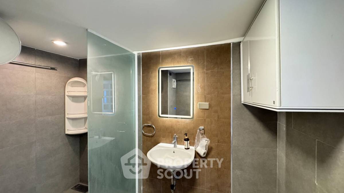 รูป คอนโด 3 ห้องนอน ชั้น 21 Srivara Mansion Condominium 1 ใกล้ MRT ศูนย์วัฒนธรรมแห่งประเทศไทย (ID 3076405) - รูปที่ 18/19