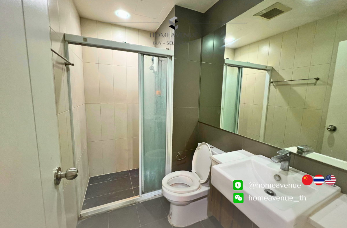 picture Highlight✨ 1-Bedroom 🚇 Near MRT Ratchadaphisek 🌏 TM30 Service 📲 Line: @homeavenue ⭐ HA-529 - 5/5