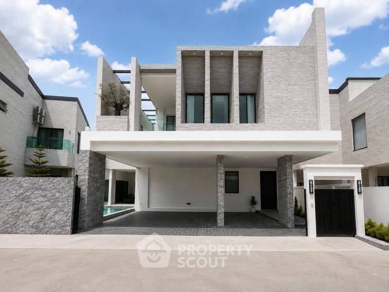รูป วิลล่า 5-ห้องนอน ใกล้ เมืองพัทยา (ID 3349600) - รูปที่ 1/29