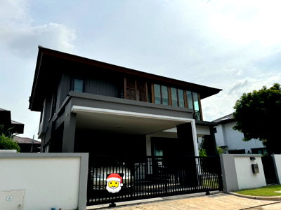 เช่าบ้านเดี่ยว ซอยอ่อนนุช (สุขุมวิท 77) : 🏡 บ้านเดี่ยวให้เช่า บุราสิริ พัฒนาการ 4 ห้องนอน 5 ห้องน้ำ ติดสวน + Clubhouse | ใกล้โรงเรียนนานาชาติและสนามบินสุวรรณภูมิ 🐶 Pet Friendl