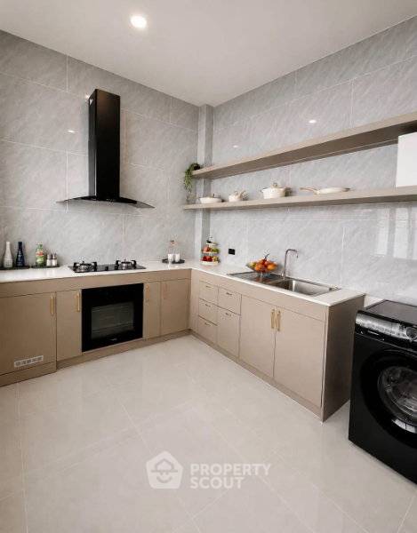 รูป วิลล่า 5-ห้องนอน ใกล้ เมืองพัทยา (ID 3349600) - รูปที่ 6/29
