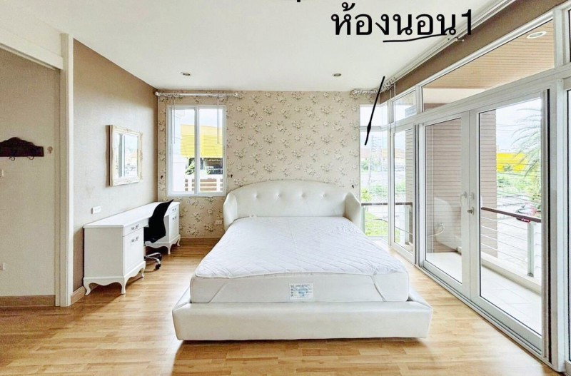 รูป 260928isknknsta ให้เช่า บ้าน 4-5นอน โลตัส ศรีราชา1.27กม. และเครื่องใช้ไฟฟ้าครบ 3น้ำ 108.2ตร.ว. ศรีราชา-หนองยายบู่ บ้านเดี่ยว 2 ชั้น 300 - รูปที่ 5/8
