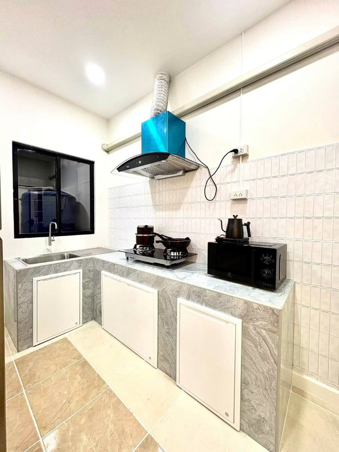 รูป 🏡✨ ให้เช่า บ้านเดี่ยวห้วยขวาง–สุทธิสาร 5 ห้องนอน 3 ห้องน้ำ ทำเลใจกลางเมือง ใกล้ CBD รัชดา | MRT สุทธิสาร เฟอร์นิเจอร์และเครื่องใช้ไฟฟ้าเยอะ - รูปที่ 8/9