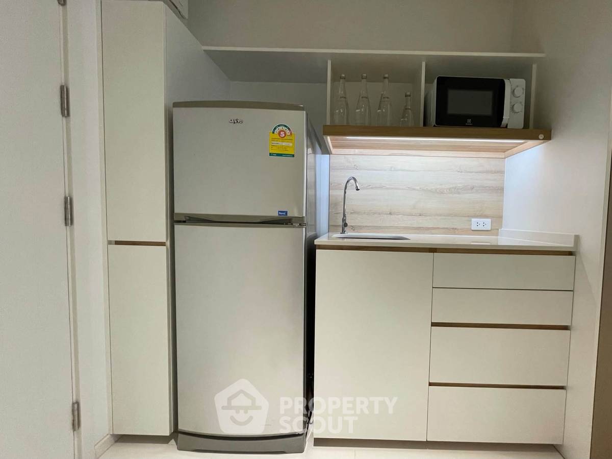 picture 1-BR Condo at Triple Y Residence Samyan near MRT Sam Yan (ID 3354645) - 8/12