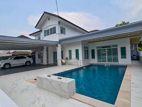 For Rent: 2-Storey Pool Villa in a Secured Project, near Mill Hill School, Doi Saket – San Kamphaeng, Chiang Mai 