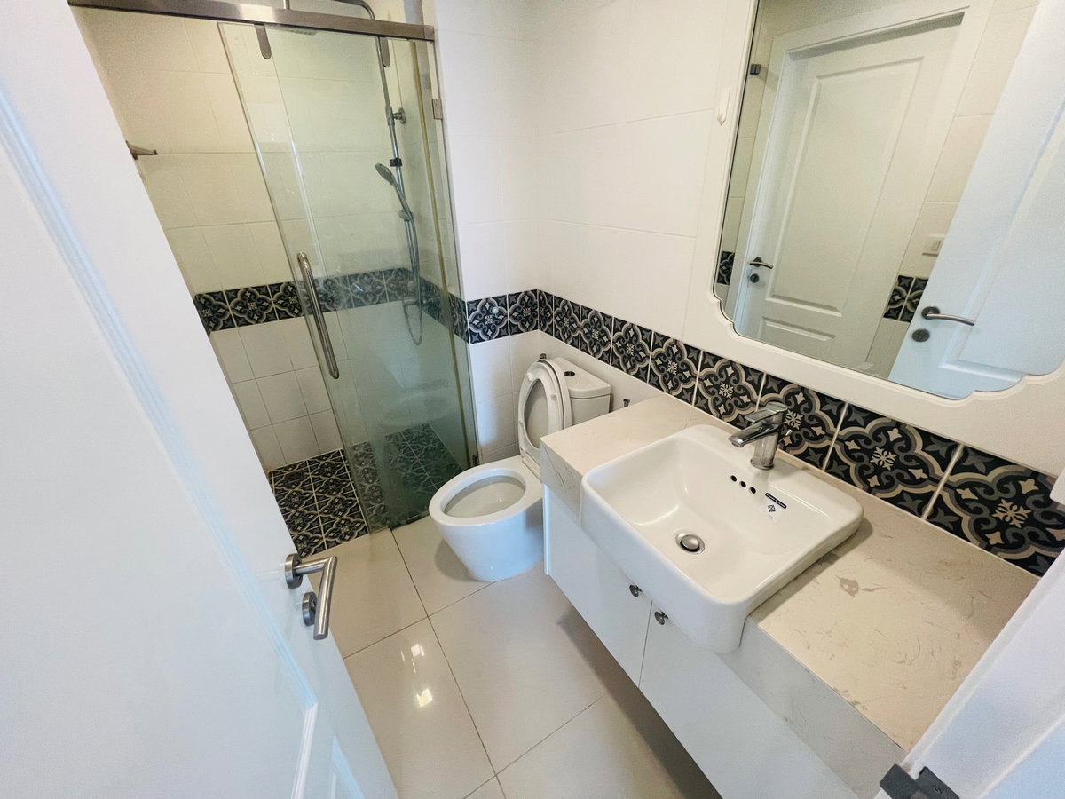 picture The Orient Resort&Spa Condo for yearly rent - 5/12