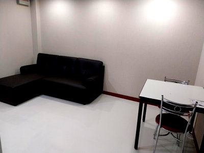คอนโดให้เช่า : คอนโดให้เช่า Zenith Place @ Sukhumvit 71/1 1 ห้องนอน 32 ตร.ม. ชั้น 5 ใกล้ BTS พระโขนง เฟอร์ครบ พร้อมอยู่ ฿10,000/เดือน