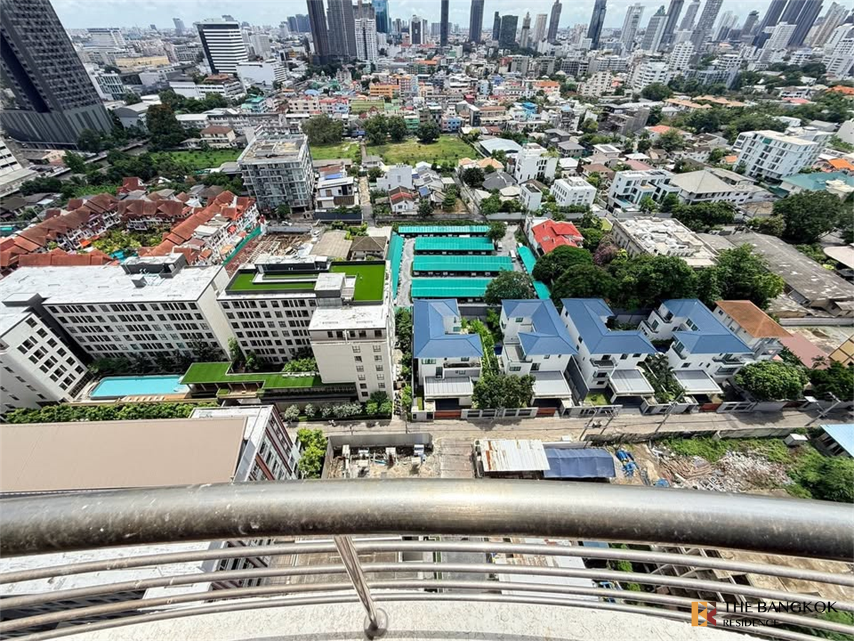 picture Supalai Place Sukhumvit 39 Popular units sell out fast - 6/10