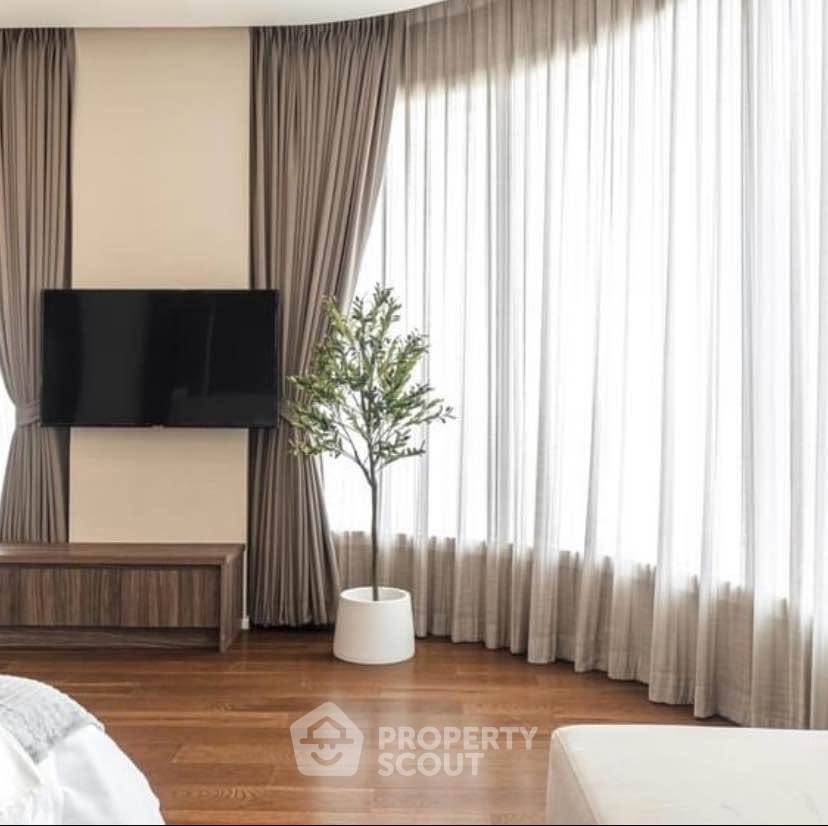 รูป คอนโด 3 ห้องนอน ชั้น 27 ขนาด 130 ตร.ม. Menam Residences ขาย (ID 3351414) - รูปที่ 9/12
