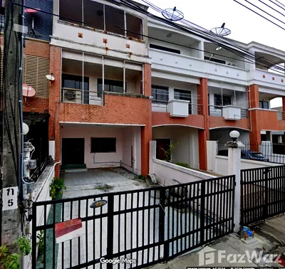 Townhouses for rent Bangkok : 4 Bedroom Townhouse for rent in Bang Chak, Bangkok  6824184