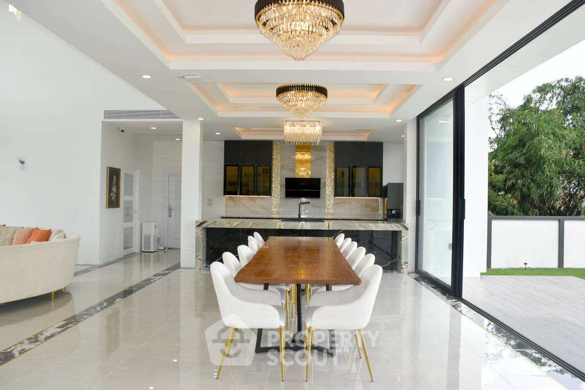 picture Large 8-Bedroom House With 800 Sq M In Don Mueang (ID 2130409) - 13/45