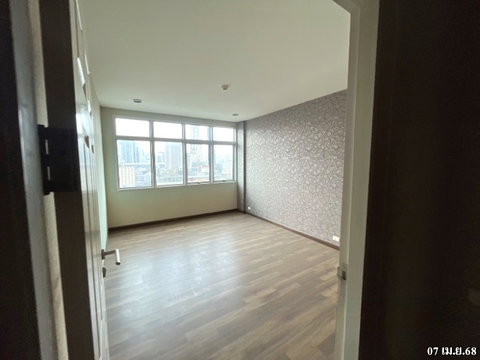 🔥 Condo for Sale – Prime City-Center Location with a Beautiful View!