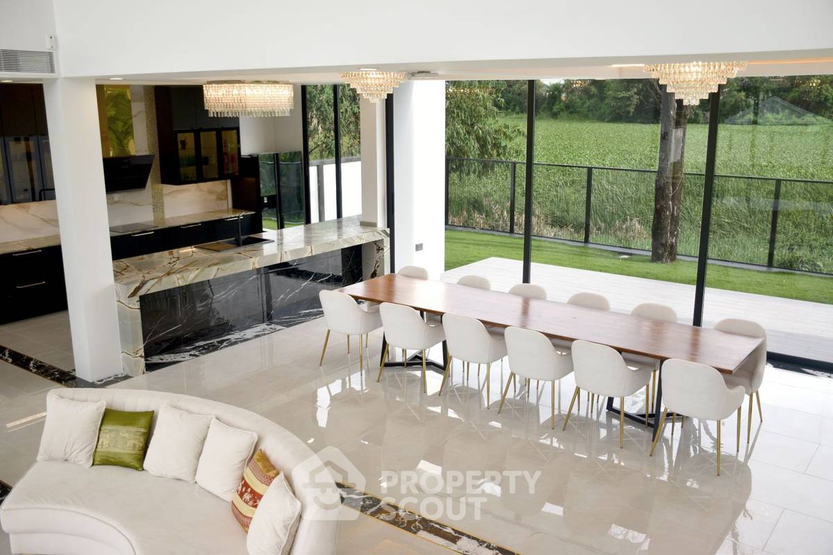 picture Large 8-Bedroom House With 800 Sq M In Don Mueang (ID 2130409) - 12/45