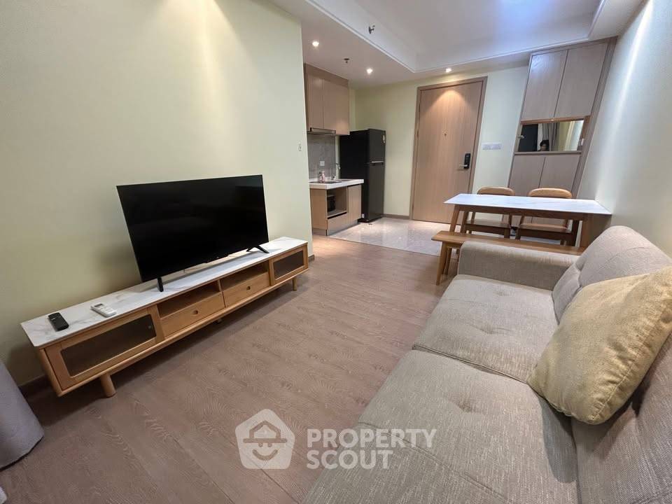 รูป คอนโด 1 ห้องนอน ราคาคุ้มค่า ที่ Regal Sathon-Naradhiwas (ID 3353763) - รูปที่ 10/19