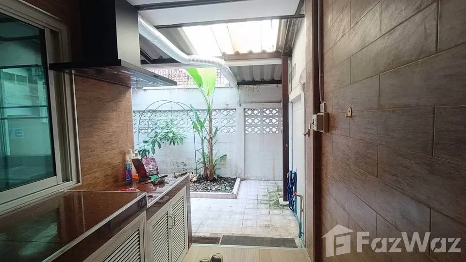 รูป ทาวน์เฮ้าส์ให้เช่า 4 ห้องนอน ใน บางจาก, กรุงเทพมหานคร 6824184 - รูปที่ 8/11