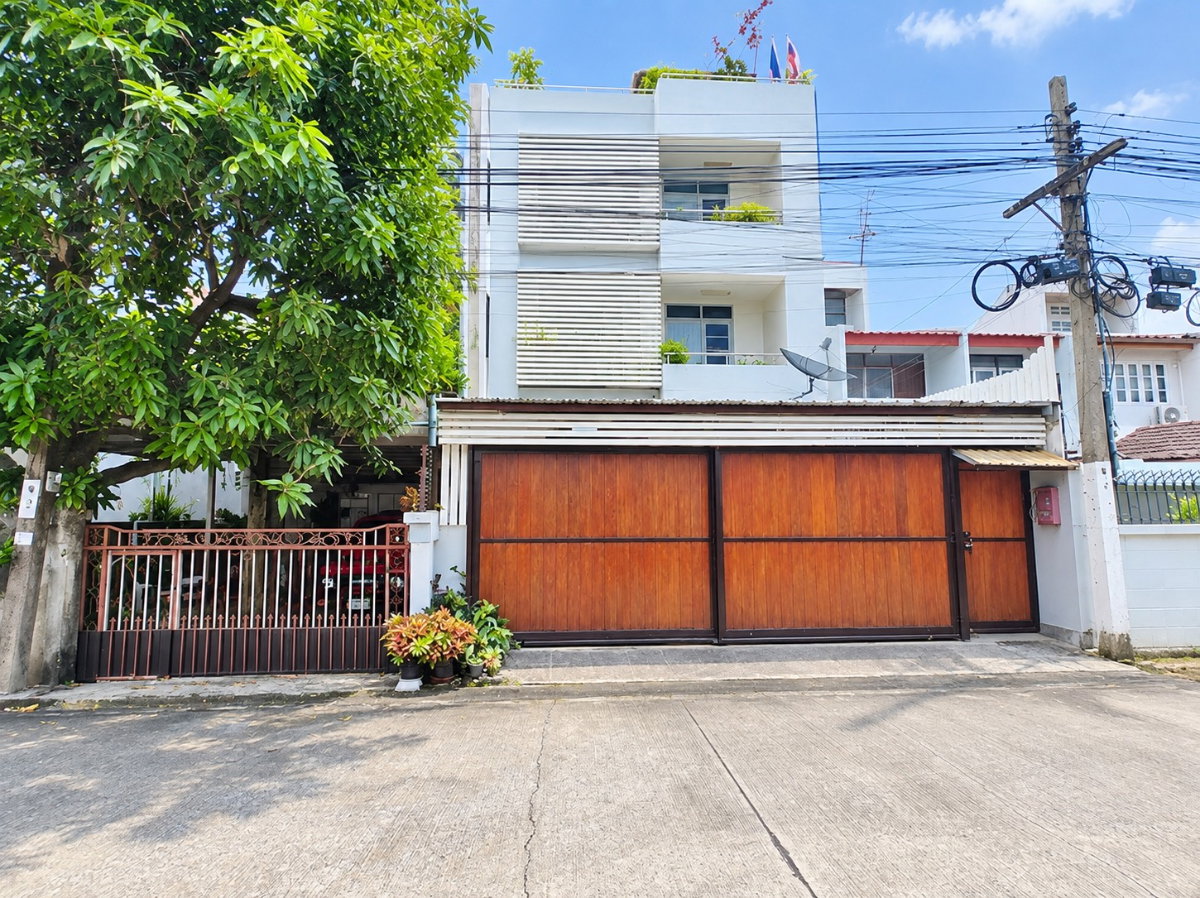 ขายบ้านเดี่ยว 4 ชั้น ซอยสังคมสงเคราะห์ 11 ลาดพร้าว 71-นาคนิวาส