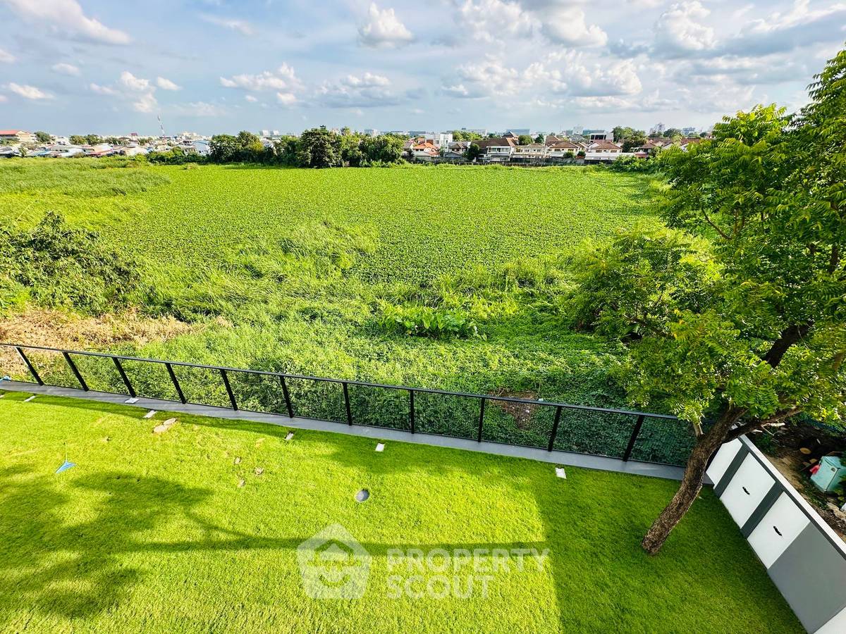 8-bed house for rent, 800 sqm, 376.7 sq wah, Don Mueang