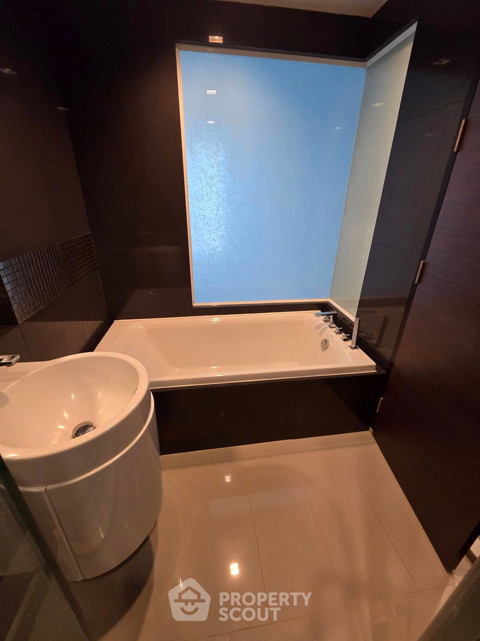 รูป ชั้น 30 ห้อง 1 ห้องนอน Rhythm Sathorn ใกล้ BTS สะพานตากสิน (ID 2915177) - รูปที่ 5/6