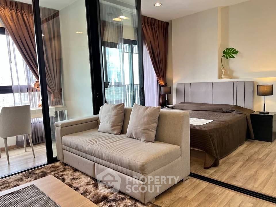 picture 23rd-Floor 1-BR Condo At Niche Mono Charoen Nakorn (ID 3354201) - 1/30