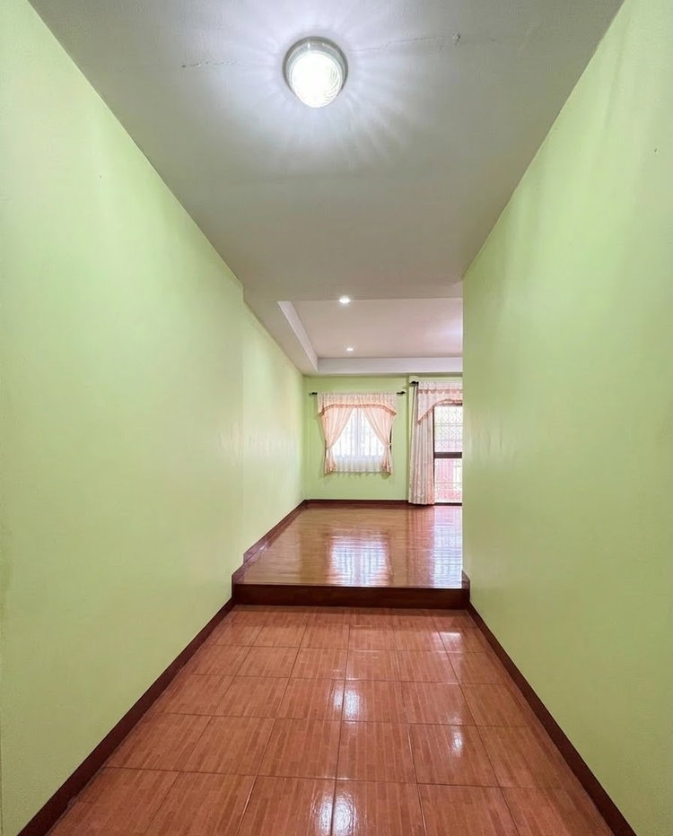 รูป 🏡 ขายด่วน!  บ้านราชวรินทร์ สันผักหวาน 3 ห้องนอน 2 ห้องน้ำ 📞 063-6649056 - รูปที่ 7/9