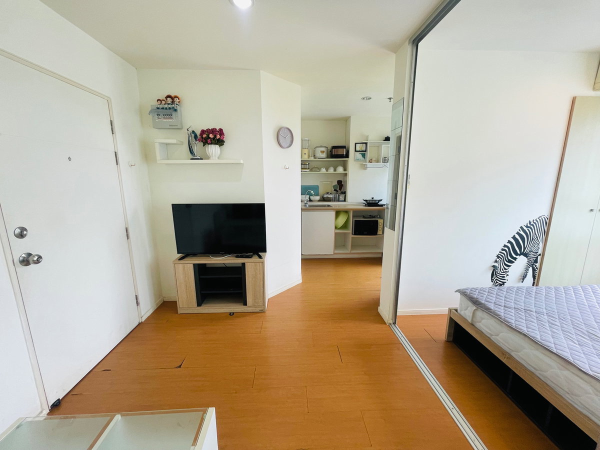 picture Lumpini Seaview Jomtien Condo for yearly rent - 2/10