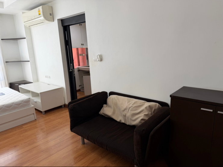 picture ❣️Ratchada 19🌈Condo for rent next to MRT Ratchada, only 1 minute walk, 80 meters, 28 square meters 🥳, refrigerator, microwave - 3/6