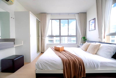 Condos for sale :  D Condo Sign, Corner Unit, Windows on Two Sides, Fully Furnished, Next to Central Festival Chiang Mai. (Tel/Line 088-5986998)