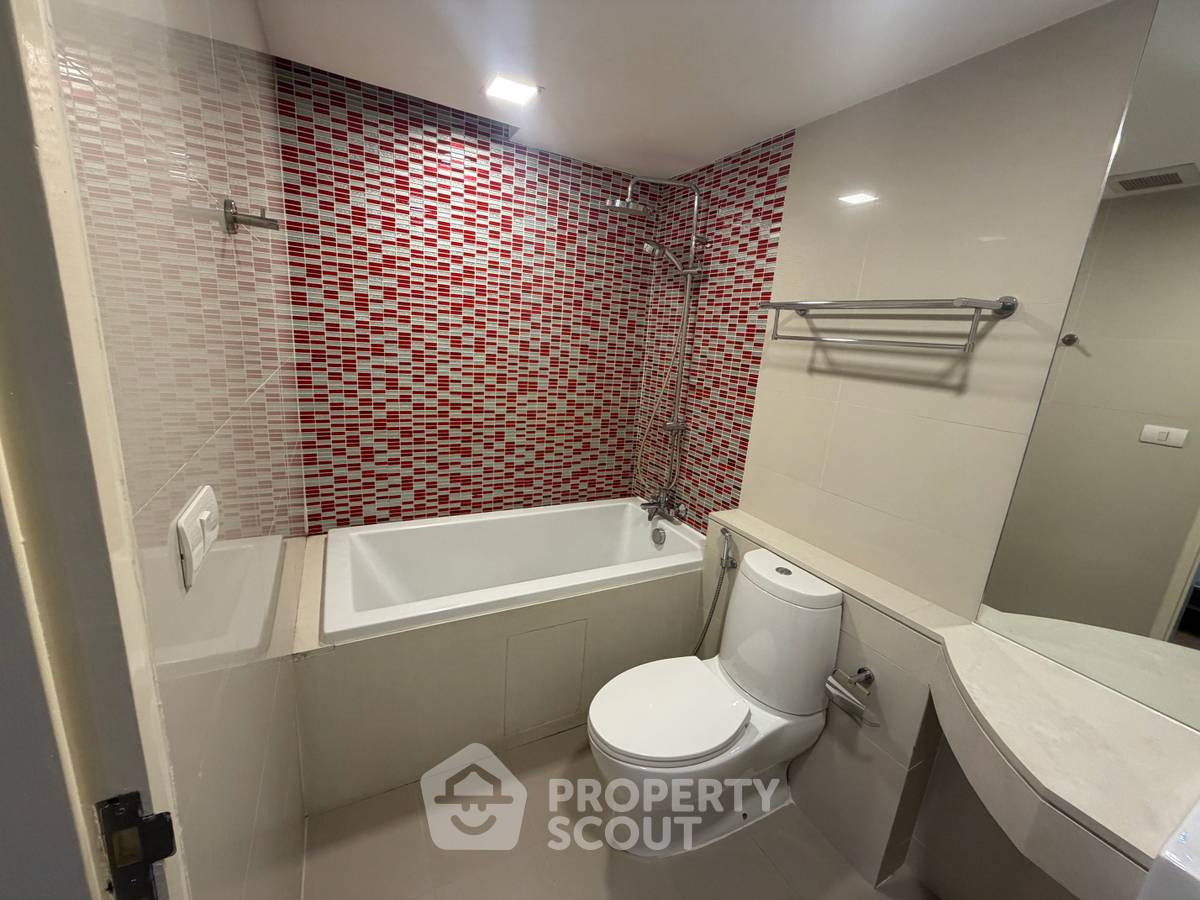 picture 1-BR Condo at Le Nice Ekkamai Condominium near BTS Ekkamai (ID 730556) - 10/15