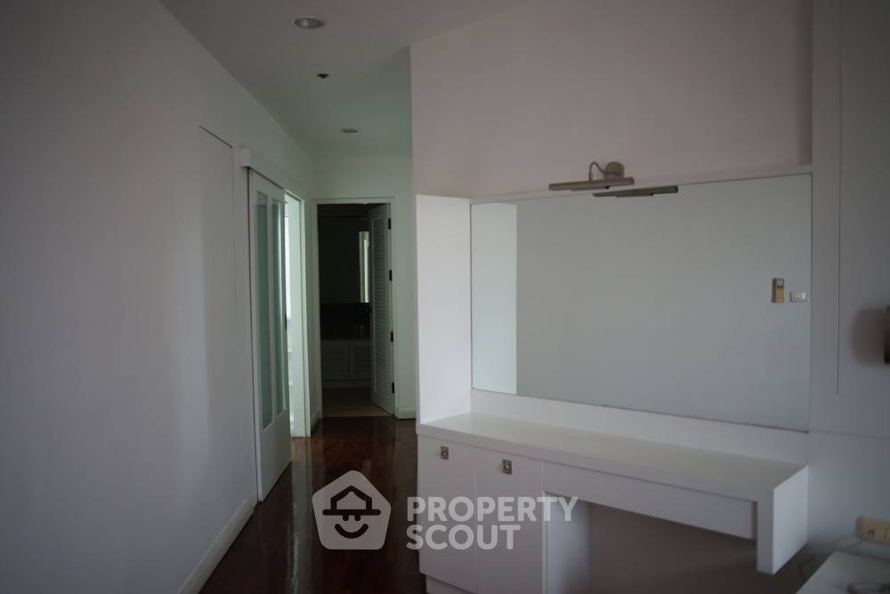 picture Spacious 2-BR 126 Sqm At Salintara Condominium (ID 370933) - 12/12