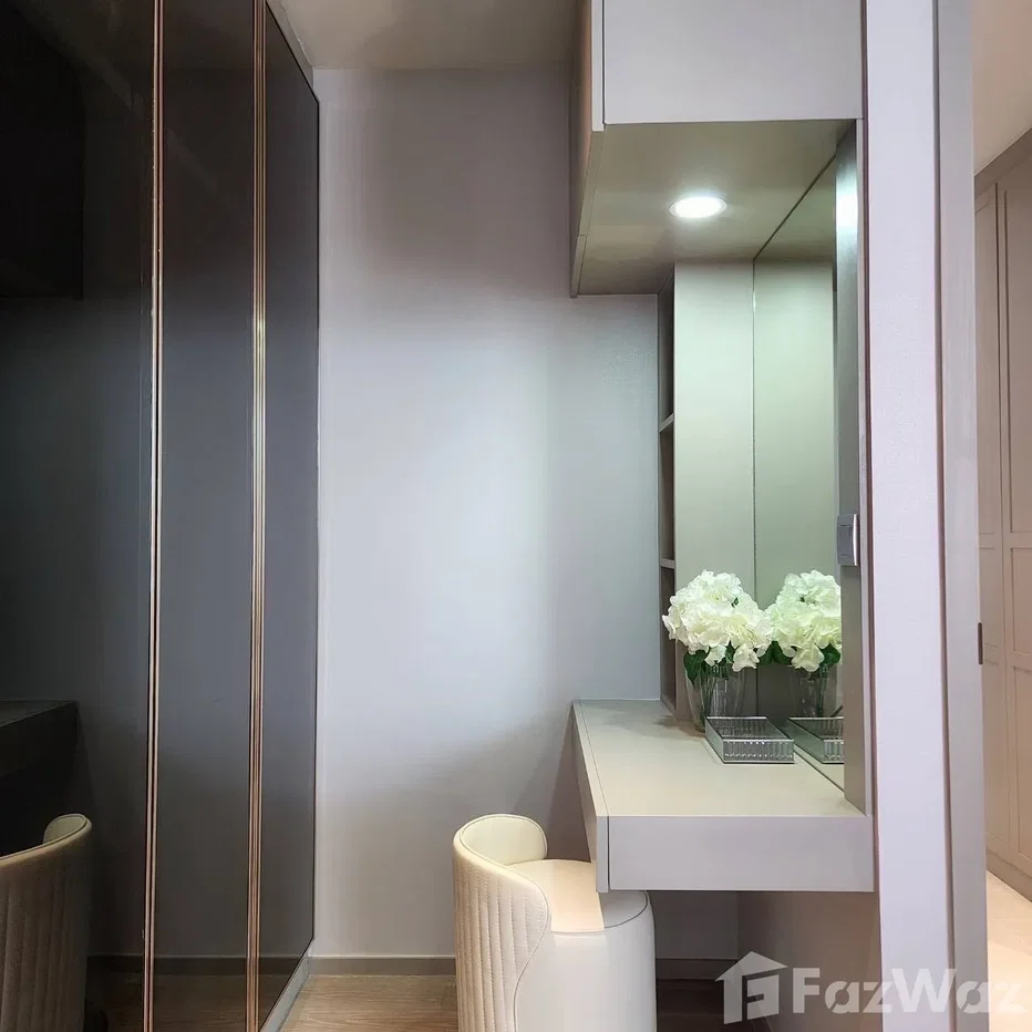 picture Fully Furnished 2BR Condo in Prime Silom Location 6822756 - 9/12