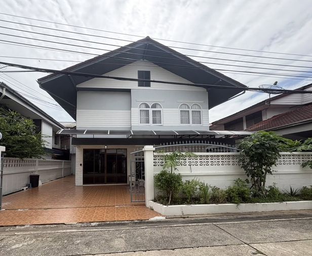 ให้เช่าบ้านเดี่ยว 6 ห้องนอน 400 ตร.ม. 70 ตร.ว. เขตห้วยขวาง