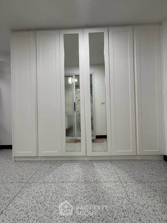 picture 2-BR Condo at Regent Pratumnak Condominium close to Phratamnak (ID 2711704) - 11/23