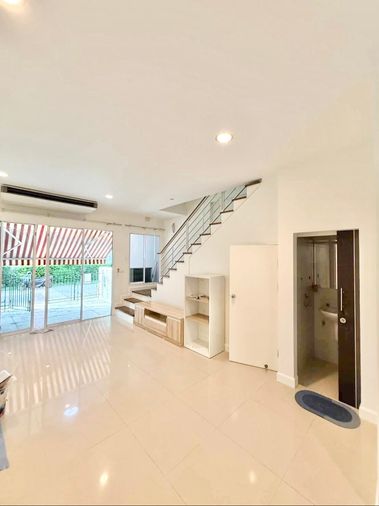 ให้เช่าทาวน์โฮม 3 ห้องนอน 167 ตร.ม. 20 ตร.ว. บ้านกลางเมือง เอสเซ้นส์ สาทร - ตากสิน 2