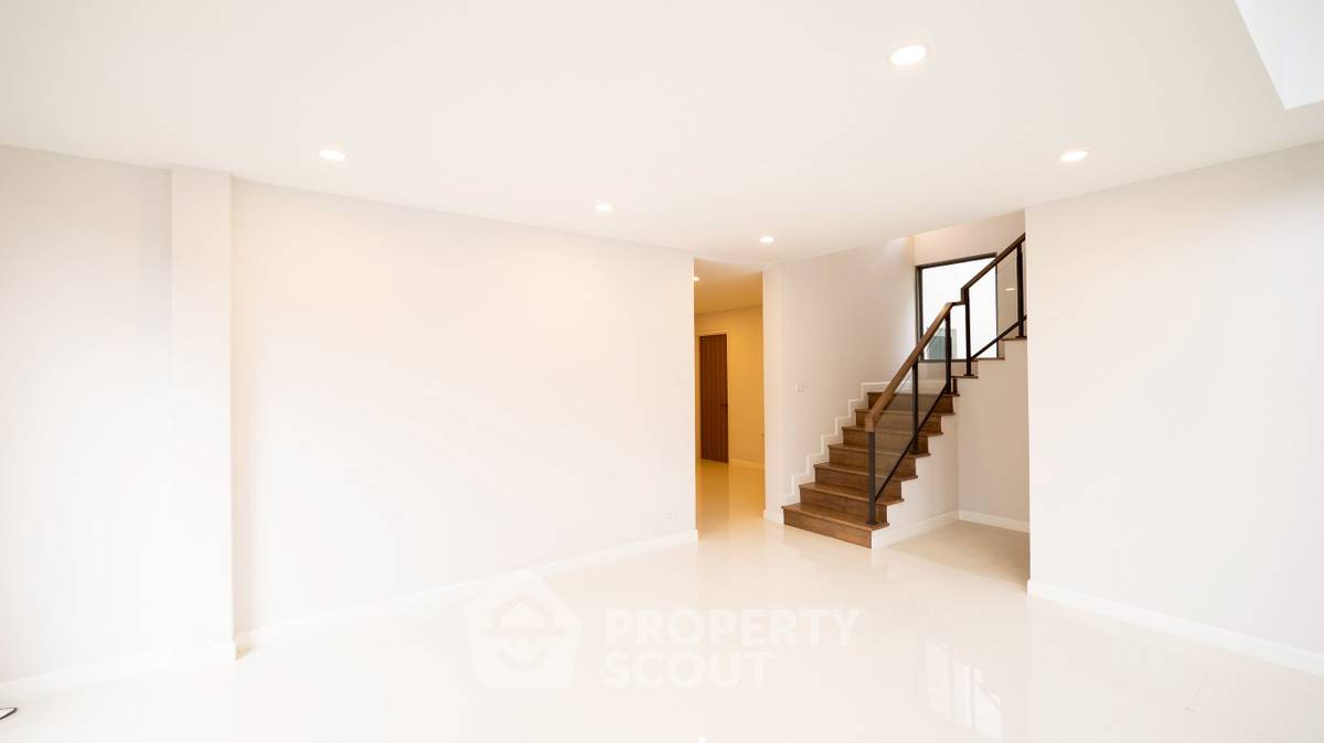 4-bed house for sale, 282 sqm, 70.5 sq wah, The Valor Ramintra