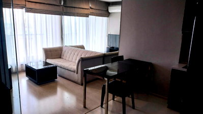คอนโดให้เช่า : คอนโดให้เช่า Rhythm Sukhumvit 44/1 1 ห้องนอน 48 ตร.ม. ชั้น 32 ใกล้ BTS พระโขนง เฟอร์ครบ พร้อมอยู่ ฿32,000/เดือน