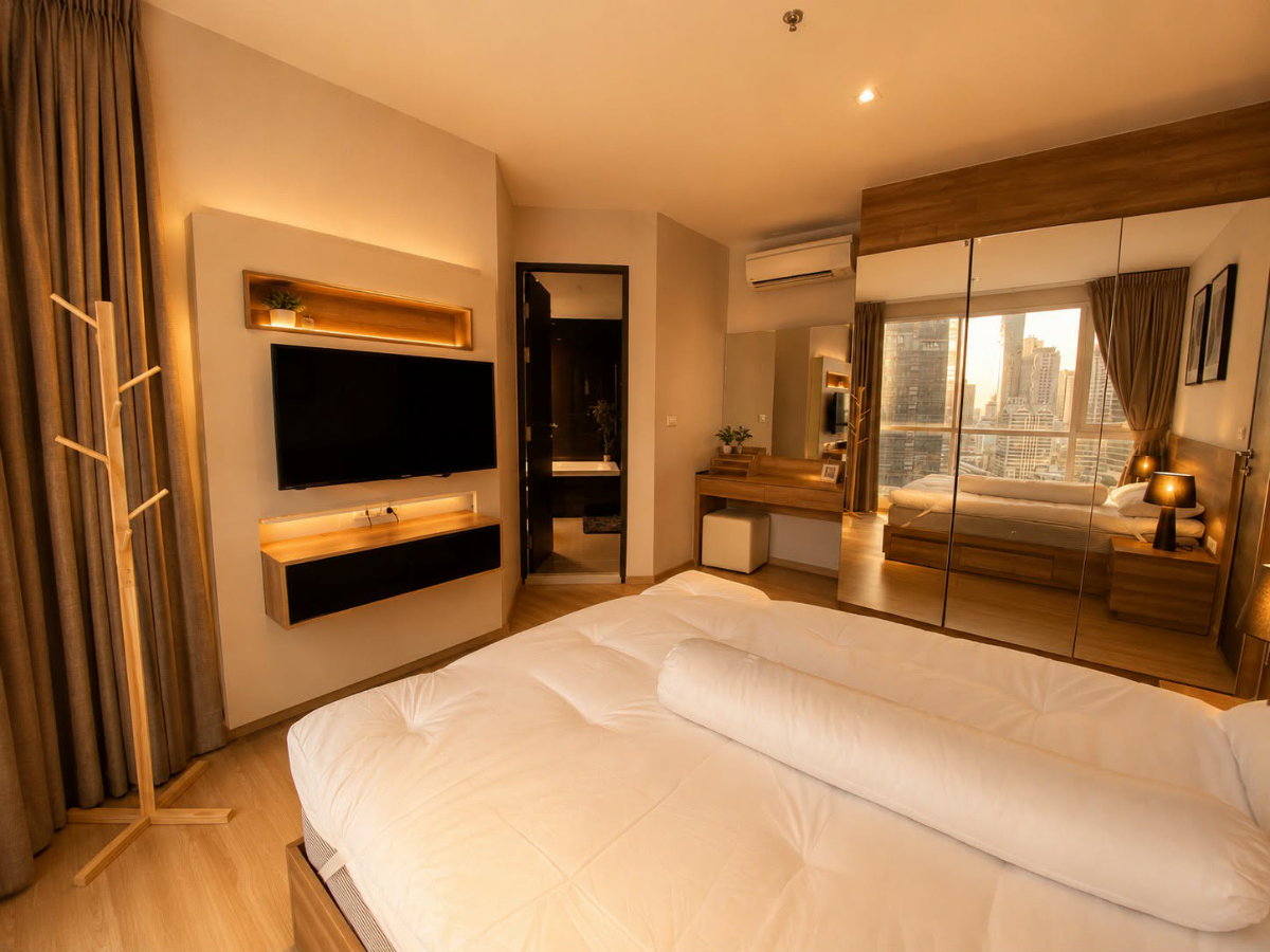 รูป 🌇Rhythm Sathorn 21 for Rent " BTS Taksin 250 m. " (ให้เช่าคอนโดริธึ่มสาทร) Special Size corner unit - รูปที่ 3/7