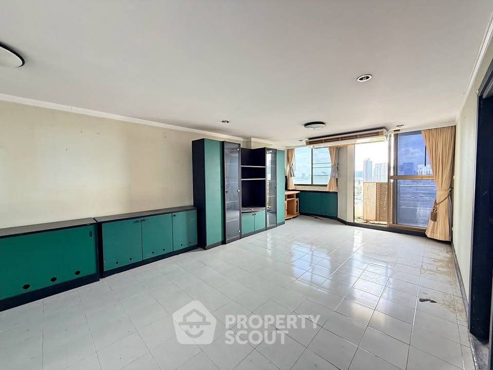 picture 25th-Floor 2-BR Supalai Place Sukhumvit 39 | BTS Phrom Phong (ID 3354655) - 1/26
