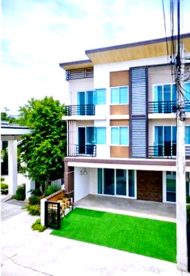 เช่าทาวน์โฮม กรุงเทพมหานคร : 4นอน MRT ราษฎร์พัฒนา ย้ำน้ำไม่ท่วม ลดค่าเช่า 30% 3ปีมีครั้ง แยกมิสทีน 500 ม. ให้เช่าคฤหาสน์แนวตั้ง 3 ชั้น  5น้ำ ห้องน้ำในตัวทุกห้อง
