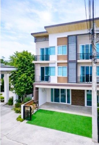 4-bed townhouse for rent, 250 sqm, 21 sq wah, Saphan Sung