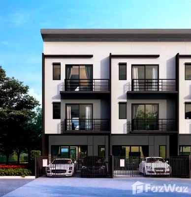 Townhouses for rent Bangkok : 3-Bed CornerHouse w Garden-Baan Klang Muang Srinakarin-Onnut 6823615