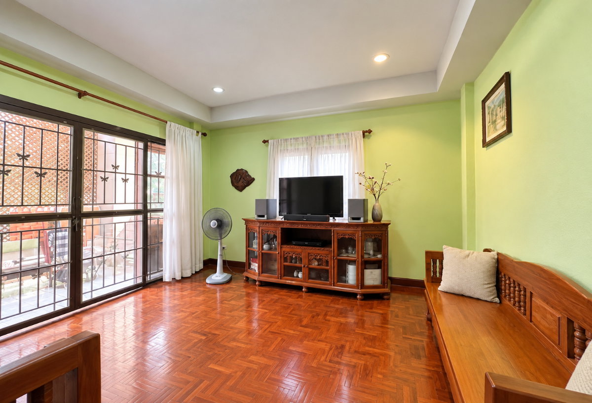 รูป 🏡 ขายด่วน!  บ้านราชวรินทร์ สันผักหวาน 3 ห้องนอน 2 ห้องน้ำ 📞 063-6649056 - รูปที่ 2/9