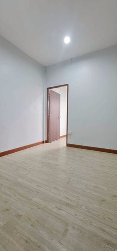 2-bed townhouse for sale, 64 sqm, 13 sq wah, Saphan Sung