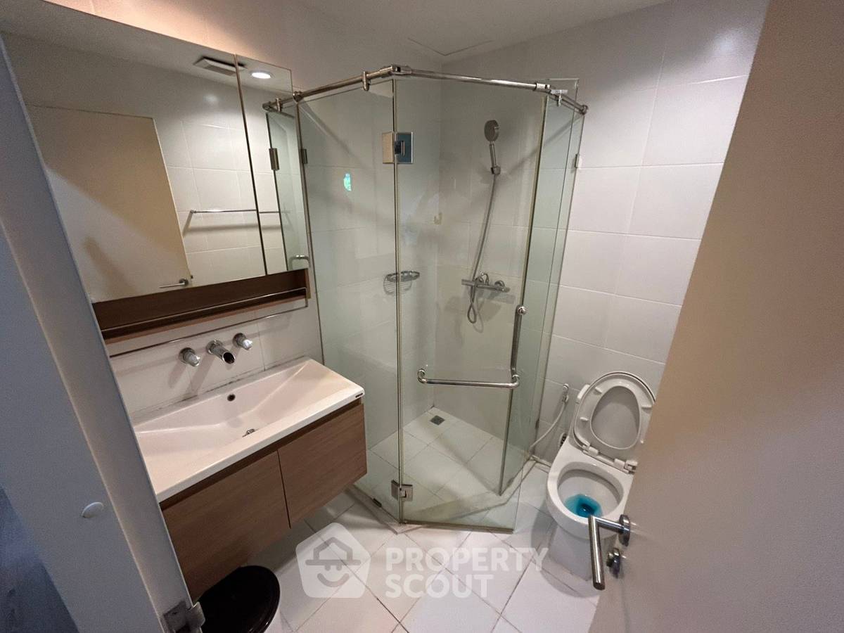 picture 2-BR Condo at The Seed Musee Sukhumvit 26 near BTS Phrom Phong (ID 883656) - 14/27