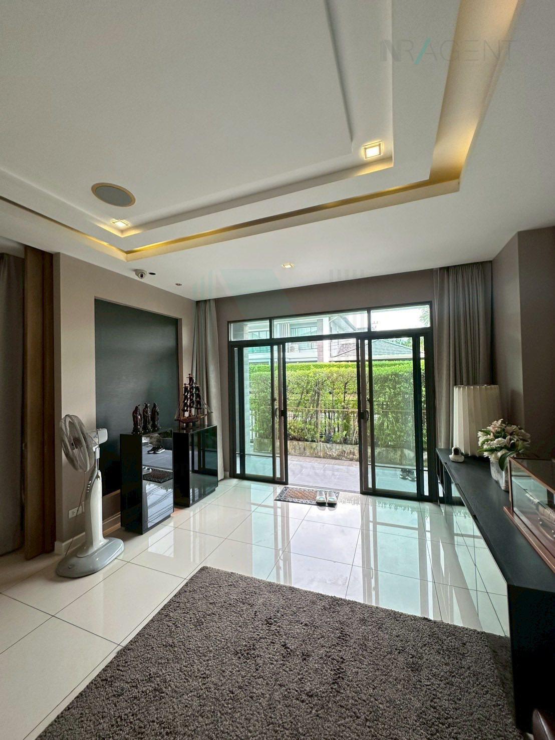 6-bed house for sale, 540 sqm, 110 sq wah, The Plam Pattanakarn