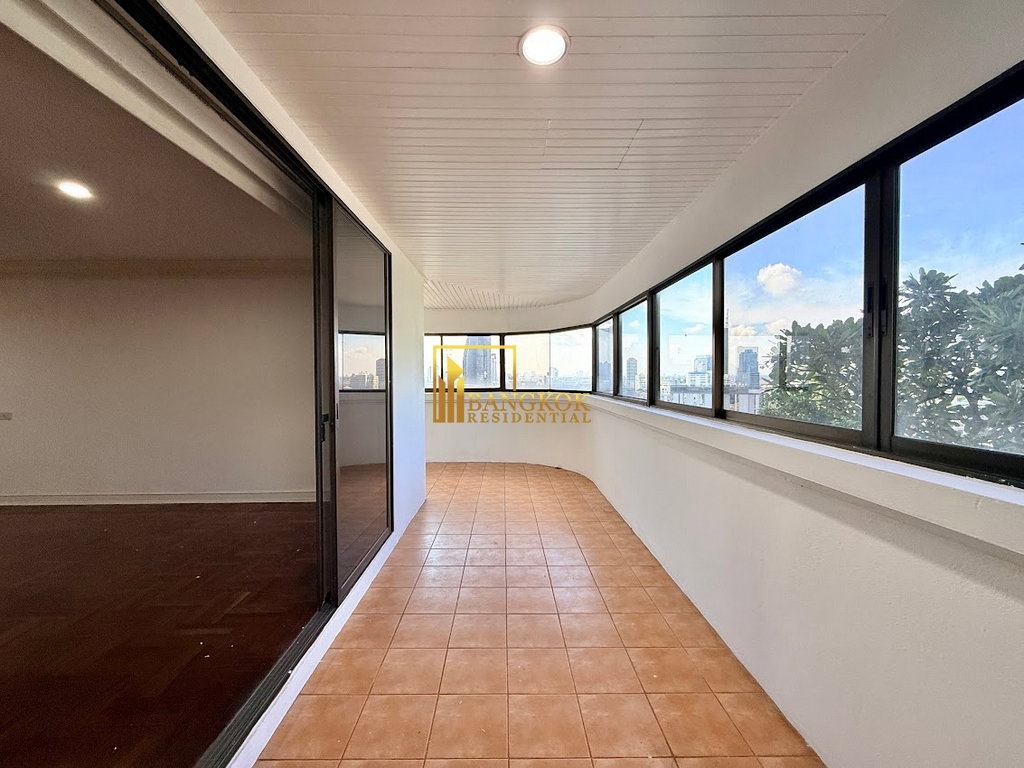 picture Enormous 5 Bedroom Duplex Apartment in Phrom Phong - BR0350AP - 19/71