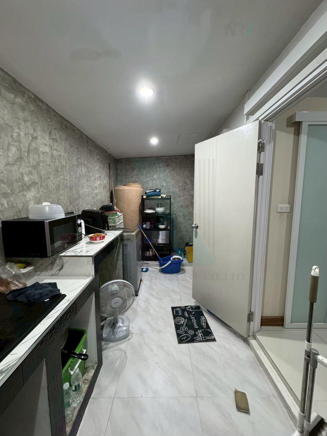 ขายทาวน์โฮม 3 ห้องนอน 100 ตร.ม. 16 ตร.ว. โกลเด้น ทาวน์ เกษตร - นวมินทร์