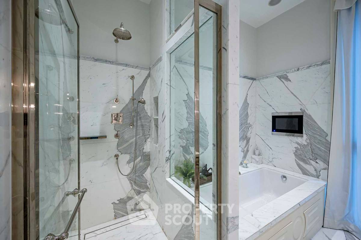 picture 2-BR Condo at 98 Wireless near BTS Phloen Chit (ID 3356472) - 28/30